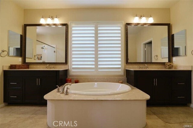 Building Photo - 308 Bronze