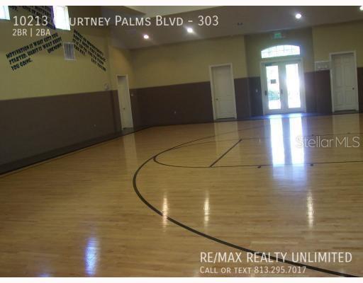 Building Photo - 10213 Courtney Palms Blvd