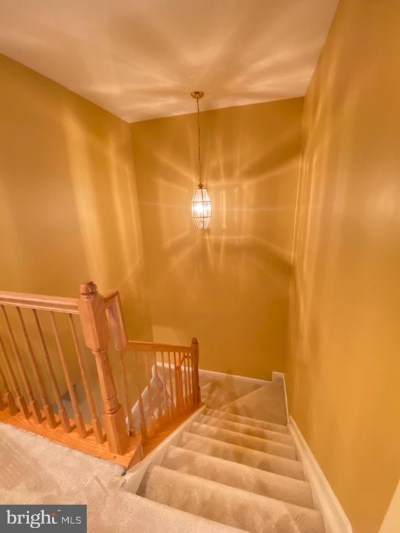 Building Photo - 9656 Potters Hill Cir
