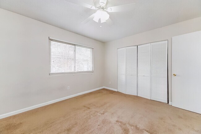 Building Photo - 2 bedroom / 1.5 bath Townhome ~ Hannahan, SC