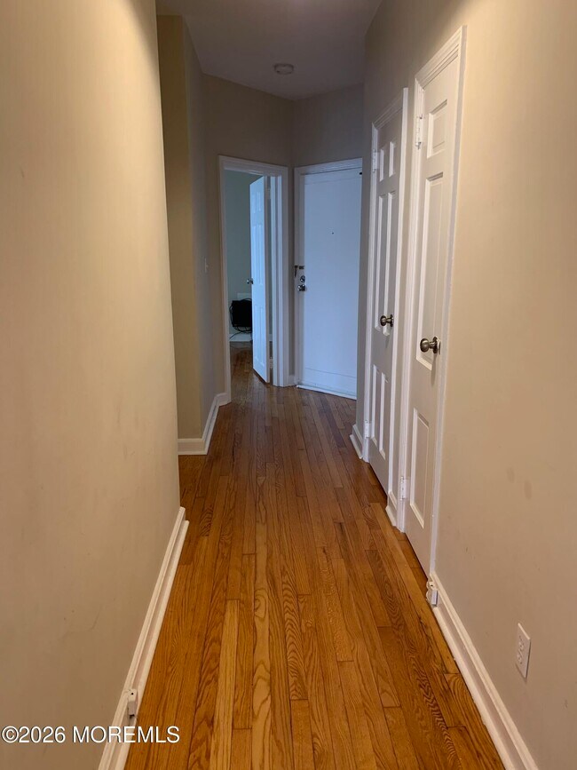 Building Photo - 1702 Grand Ave