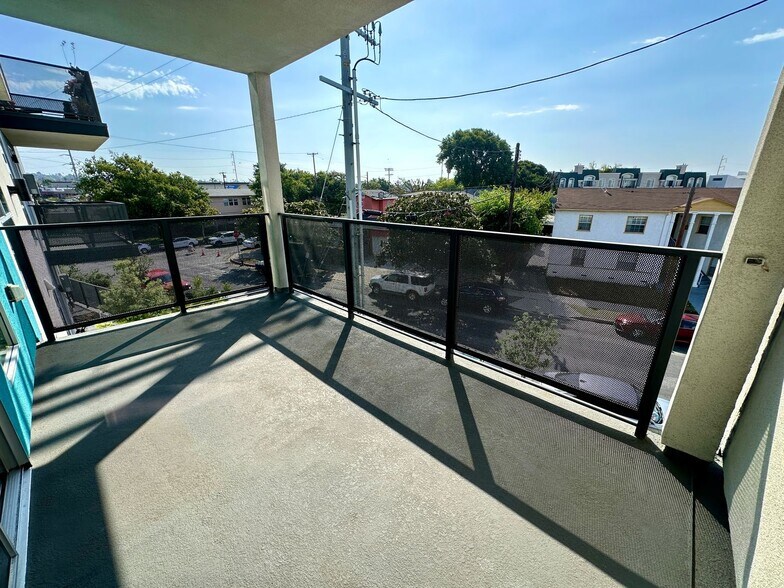 Building Photo - 6923 Kittyhawk Ave