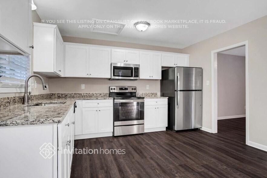 Building Photo - 1658 Pine Glen Cir