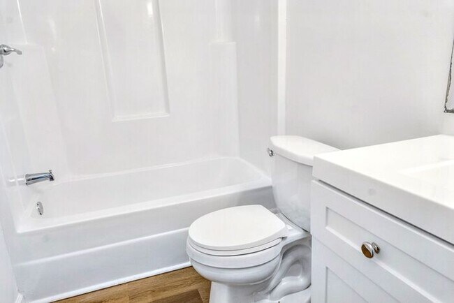 Building Photo - **Cozy 3 Bedroom 2 Bathroom home in Atlant...