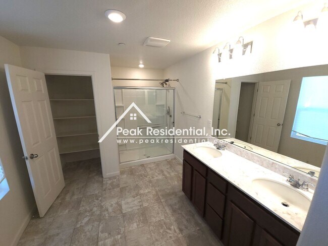 Building Photo - Newer North Natomas 4bd/3ba Home!