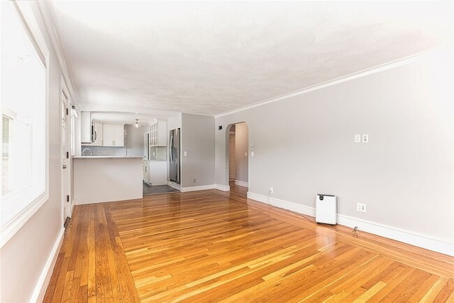 Building Photo - 76 Crossland Rd