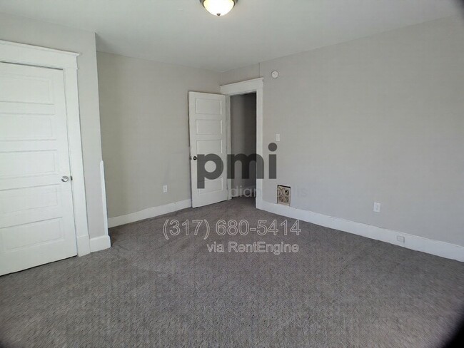 Building Photo - 3504 N Kenwood Ave