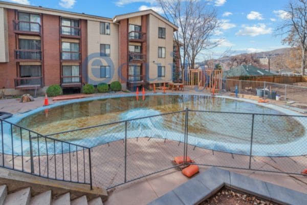 Building Photo - 1032 E 400 S