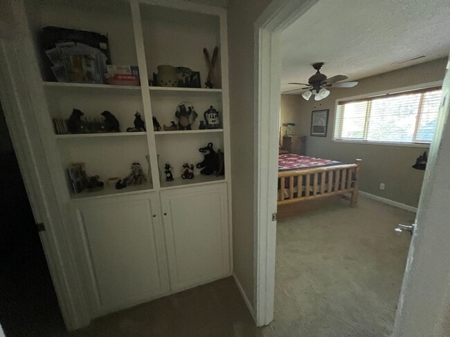 Building Photo - Monthly Rental Available mid-March until end of January 2026