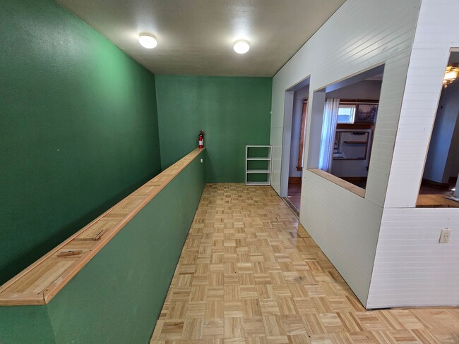 Building Photo - $1,600 - 3 Bedroom 2.5 Bath Home
