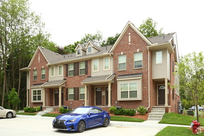 Building Photo - Clover Apartments