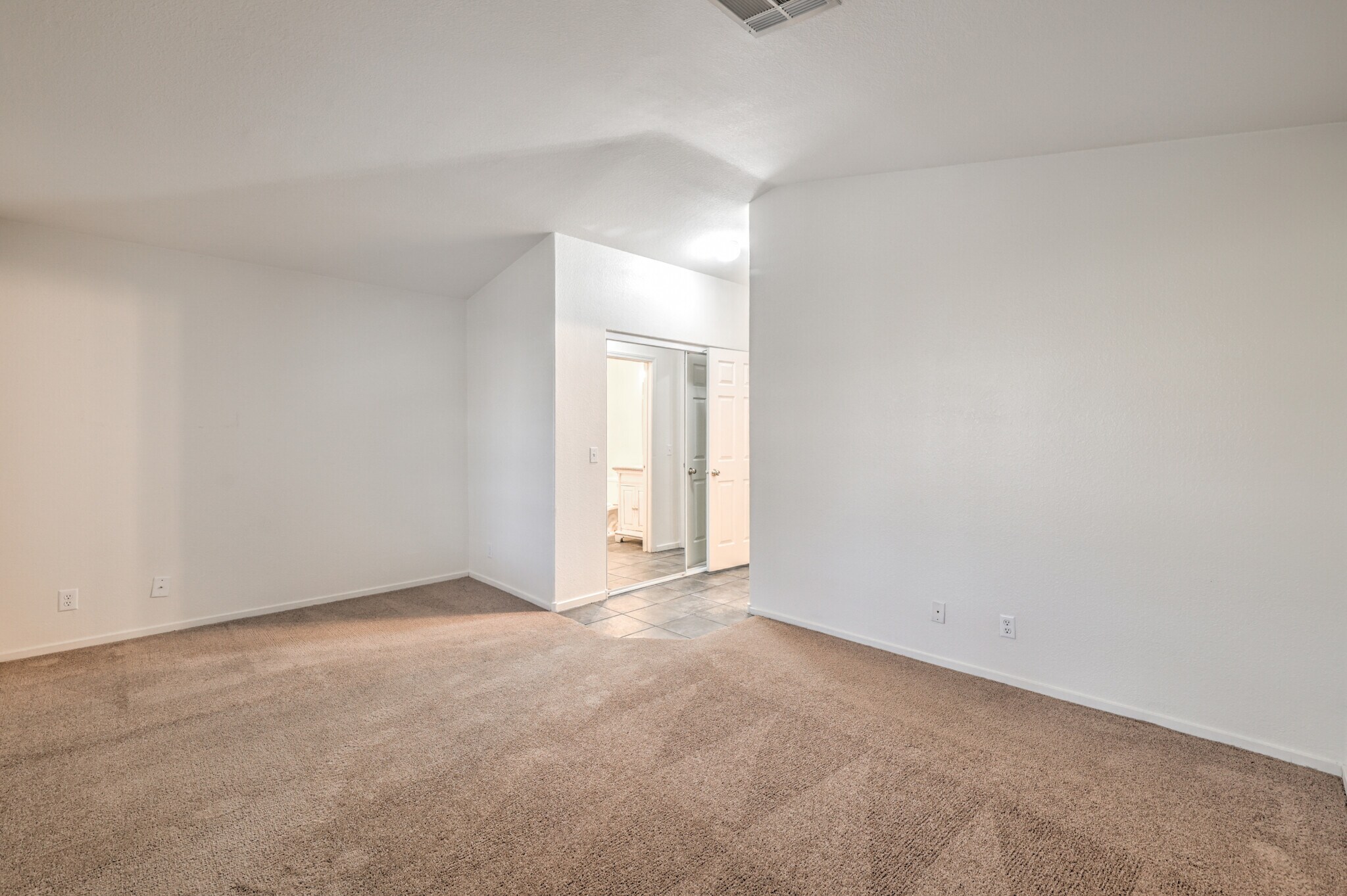 Building Photo - 3660 Renovah St