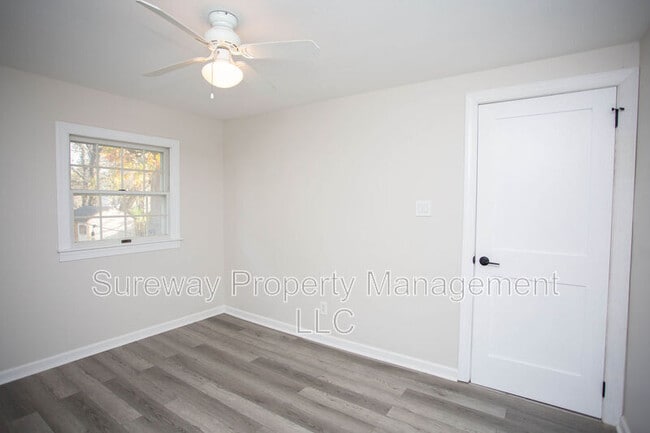 Building Photo - 403 University Blvd