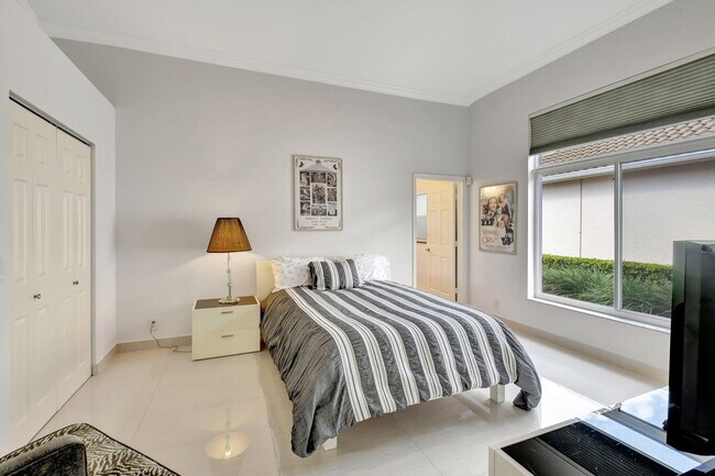 Building Photo - 2469 NW 66th Dr