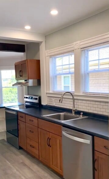 Primary Photo - 71 Arsenal St