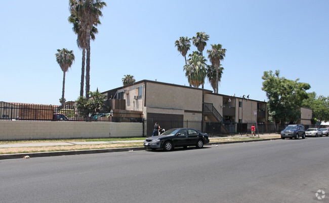 Building Photo - Willis Avenue Apartments