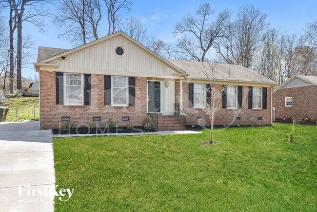 Building Photo - 3411 Londonderry Dr