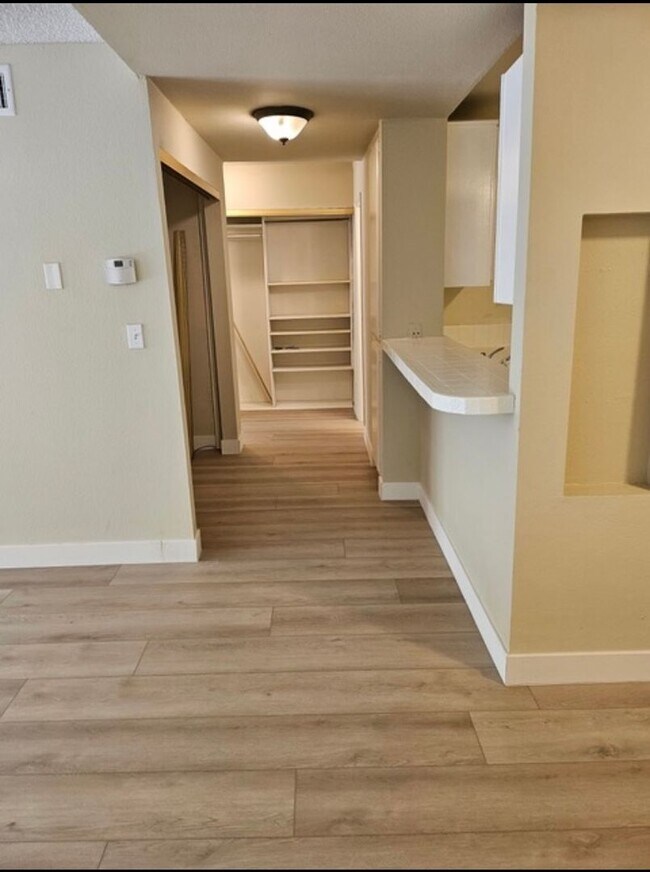 Building Photo - One Bedroom One bath at fabulous Horn Plaz...