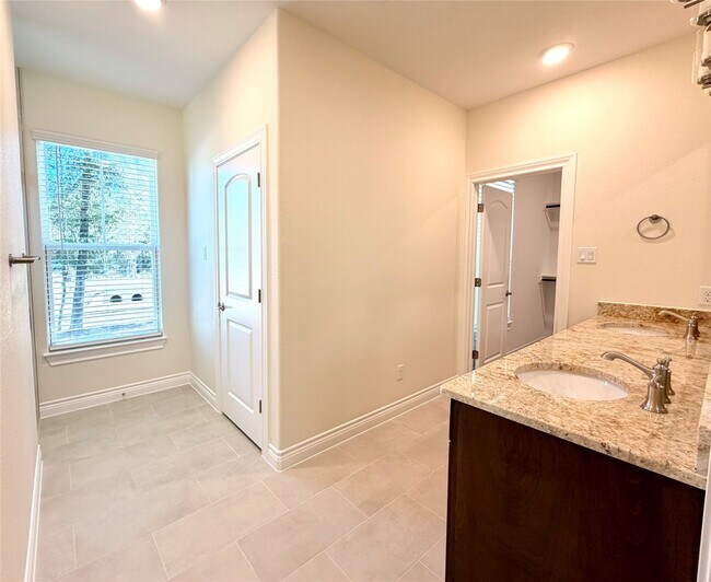 Building Photo - 12871 Oak Barrel Rd