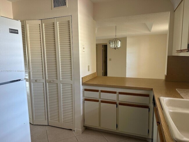 Building Photo - 12524 Shoreline Dr