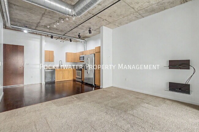 Building Photo - 3601 Arapahoe Ave