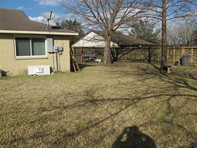 Building Photo - 14207 Long River Ct