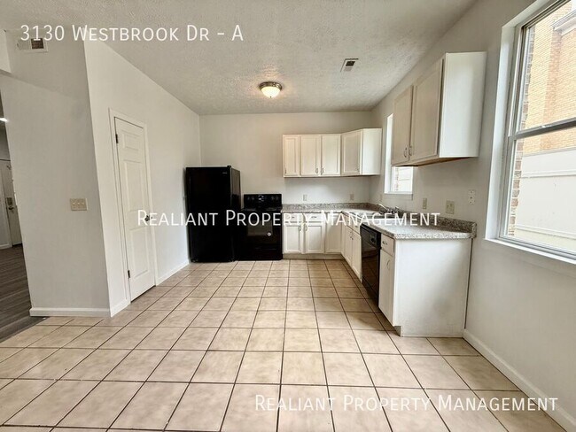 Building Photo - 3130 Westbrook Dr