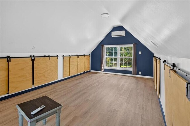 Building Photo - 115 Hubbard Dr