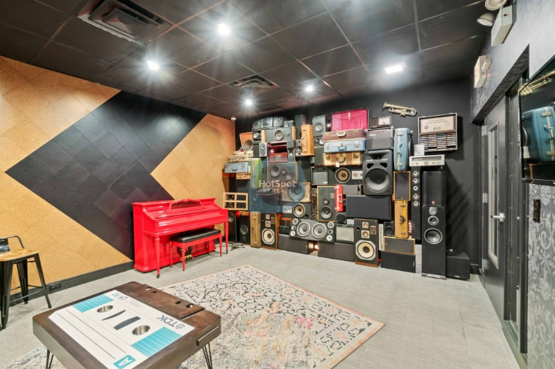 Building Photo - 1197 S Michigan Ave