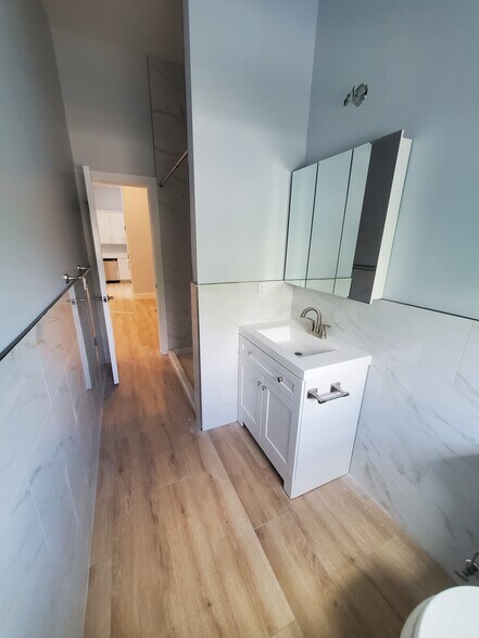 Bathroom - 50 E Main St