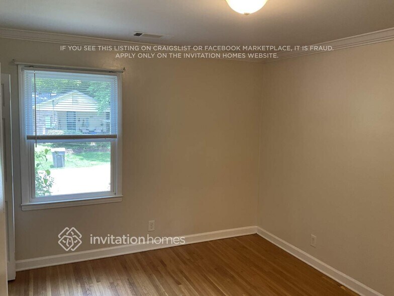 Building Photo - 4001 Abbeydale Dr