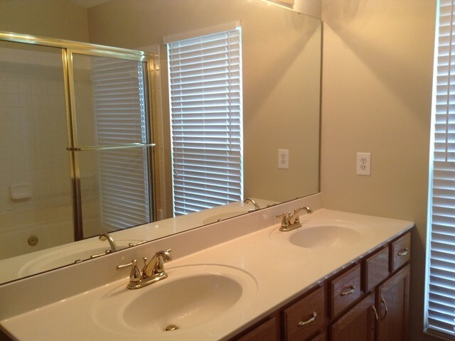 Building Photo - 4838 Dartmouth Dr
