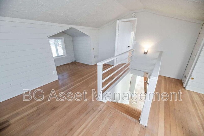 Building Photo - 1723 Bayo Vista Ave