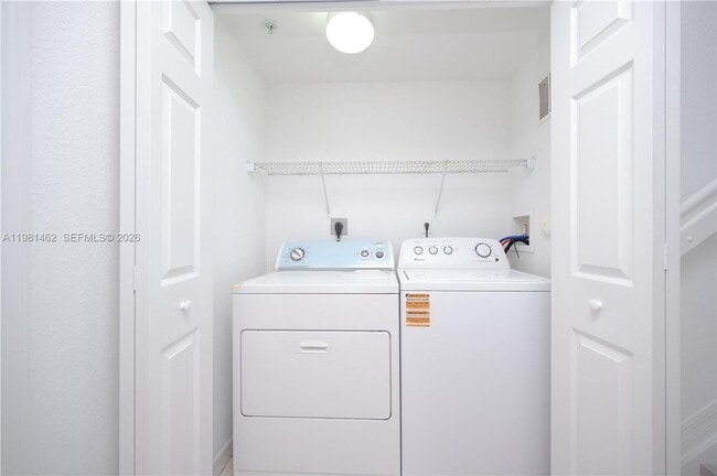 Building Photo - 10885 NW 89th Terrace