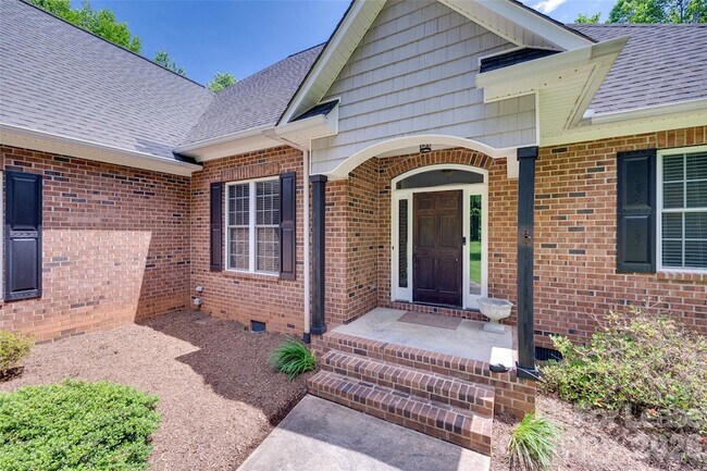 Building Photo - 646 Harper Davis Rd