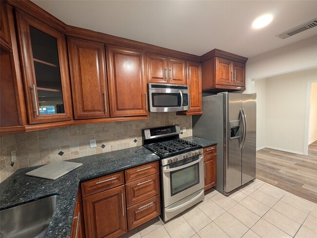 Building Photo - 4110 Ella Blvd