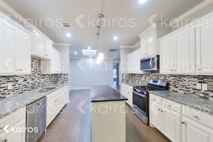 Building Photo - 7308 Mosley St