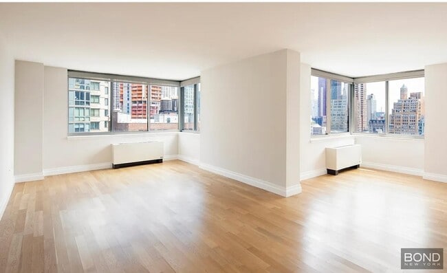 Building Photo - 776 6th Ave