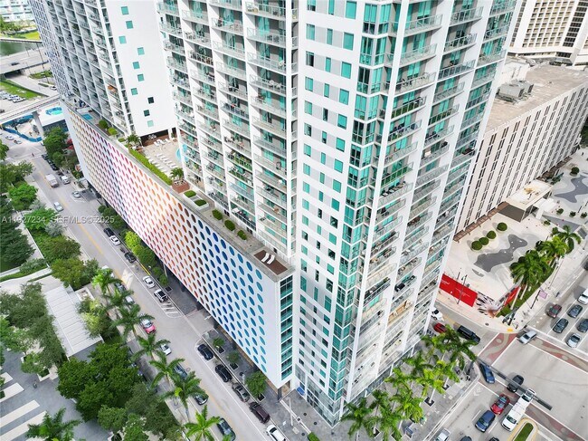 Building Photo - 500 Brickell Ave