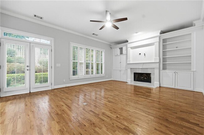 Building Photo - 3194 Windsor Lake Dr NE