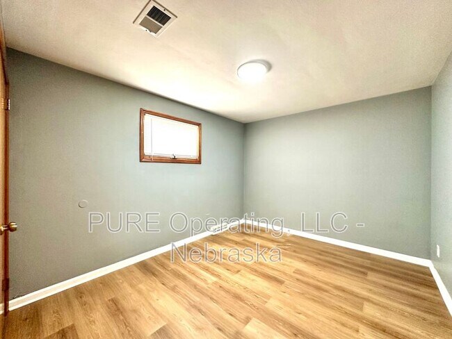 Building Photo - 2205 Lindyview Rd