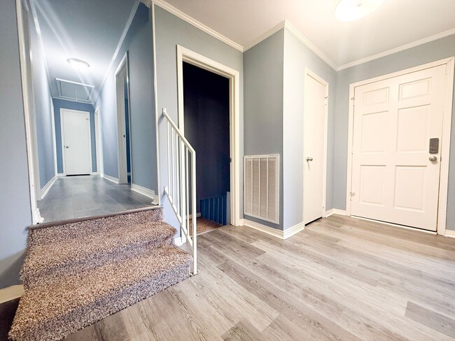 Building Photo - Updated 3-Bedroom with Bonus Room, Deck & Screened-In Porch