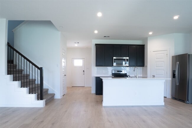 Building Photo - 30030 Foxtail Pne Ct