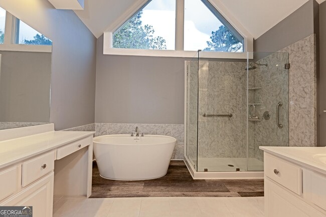 Building Photo - 100 Woodcrest Overlook