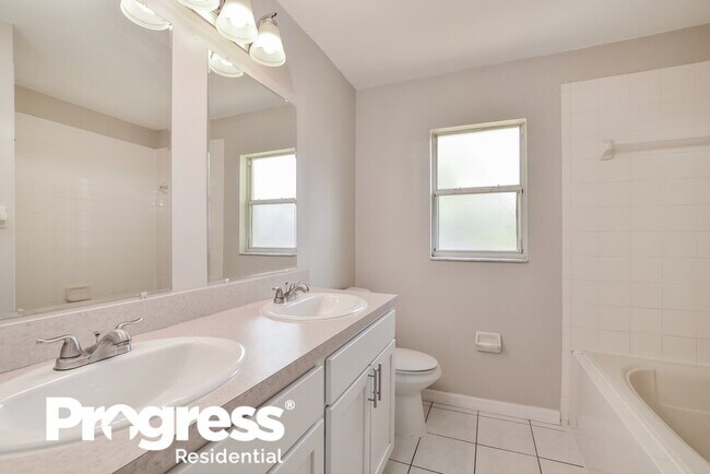 Building Photo - 2337 Donegan Pl