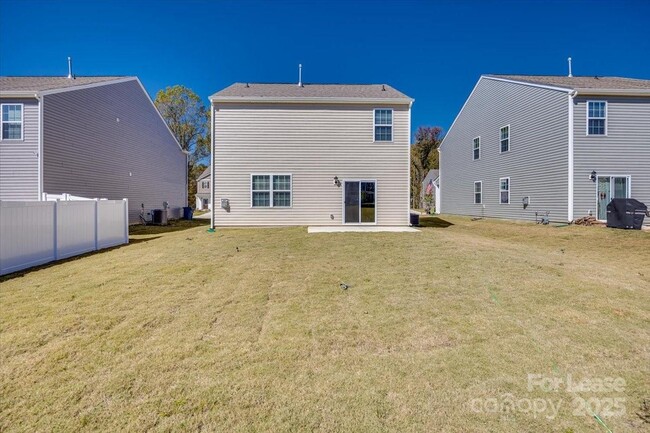 Building Photo - 587 King Clover Ln