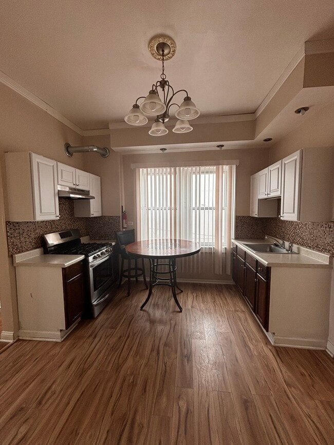 Building Photo - 2701 W 18th St