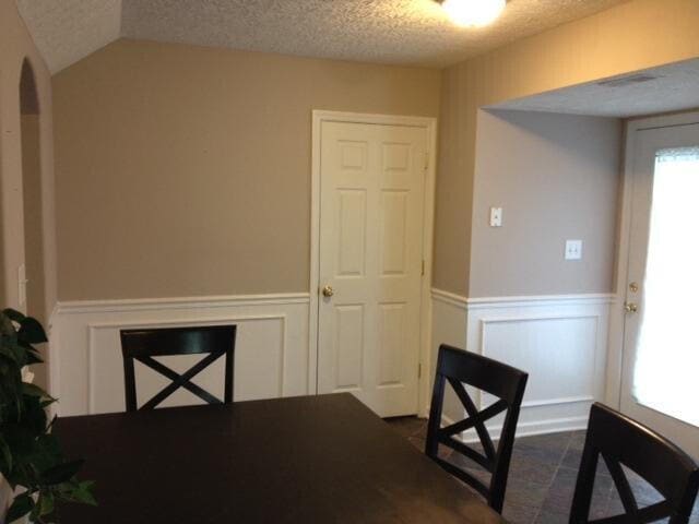 Building Photo - 720 Statesman Way