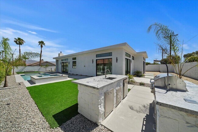 Building Photo - 78525 Orcabessa Dr
