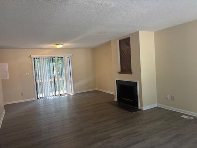 Building Photo - 204 Virginia Pl